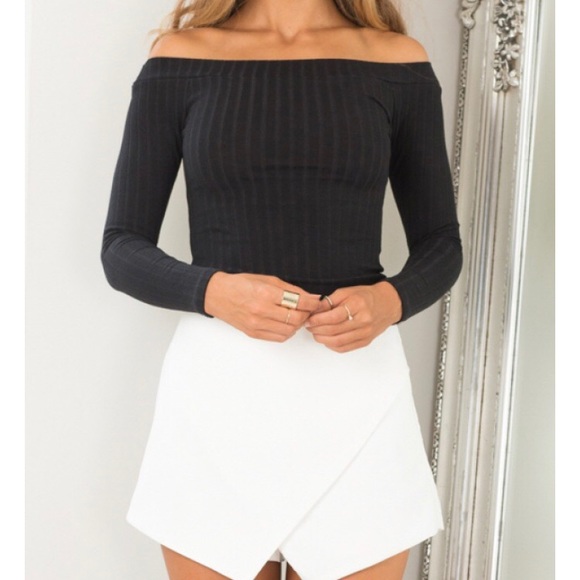 Women’s Black Off Shoulder Long Sleeve Crop Top - Picture 2 of 8